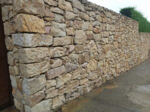 Construcción muros de piedra EGO Construcciones